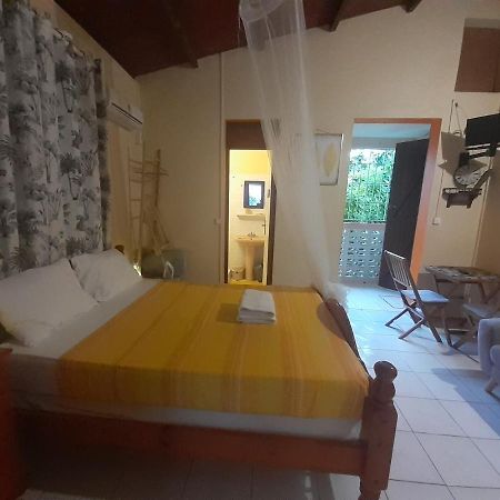 Studio Independant Chez L Habitant- Grand-Bourg  Екстериор снимка
