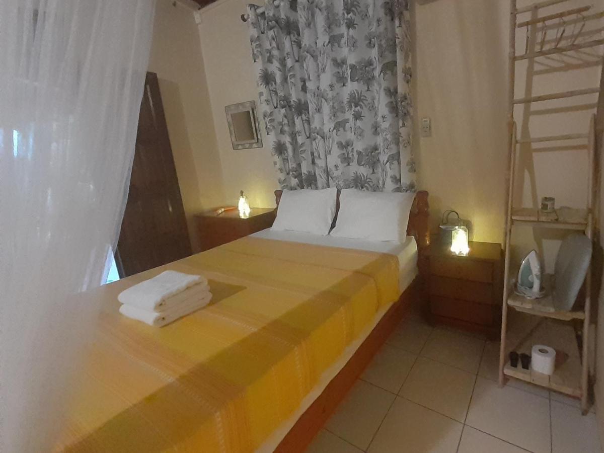 Studio Independant Chez L Habitant- Grand-Bourg  Екстериор снимка